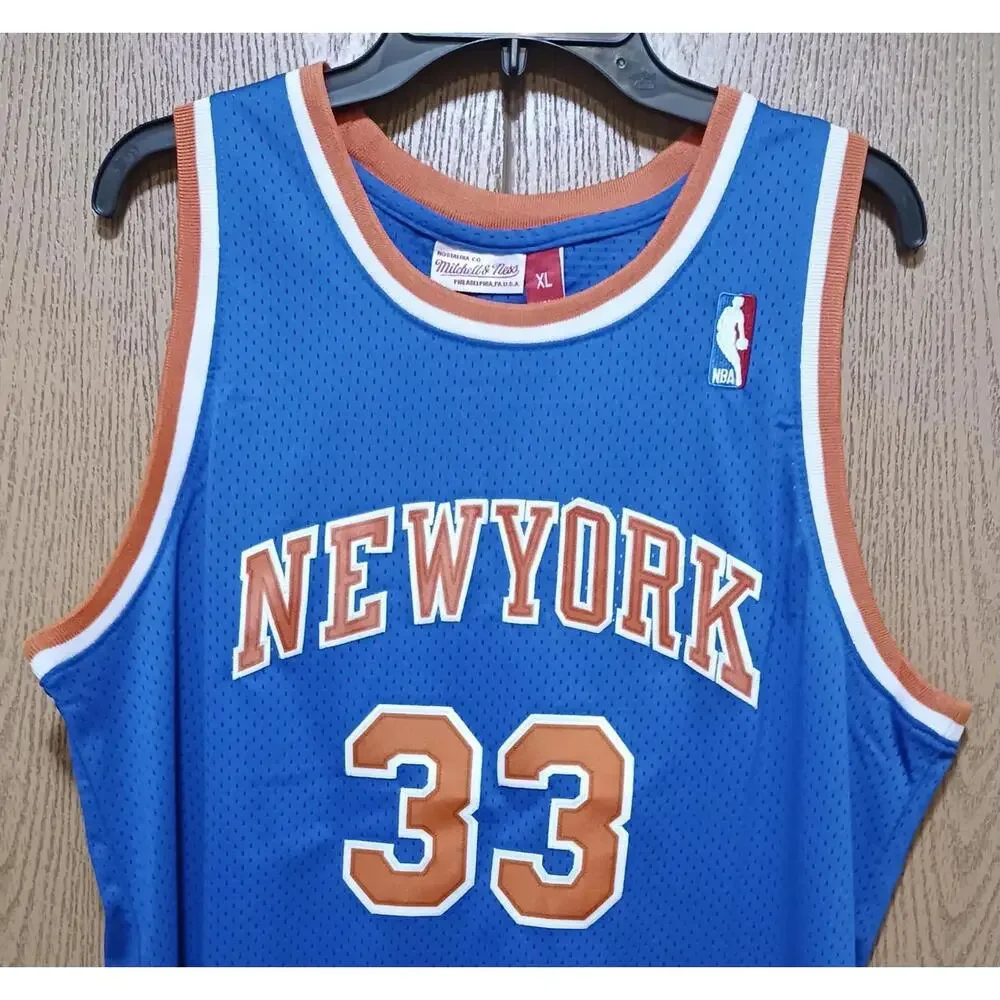 *Patrick Ewing-(Knicks)-(Blue)-(Good Con.)-(XL)-$95 - Picture 5 of 9